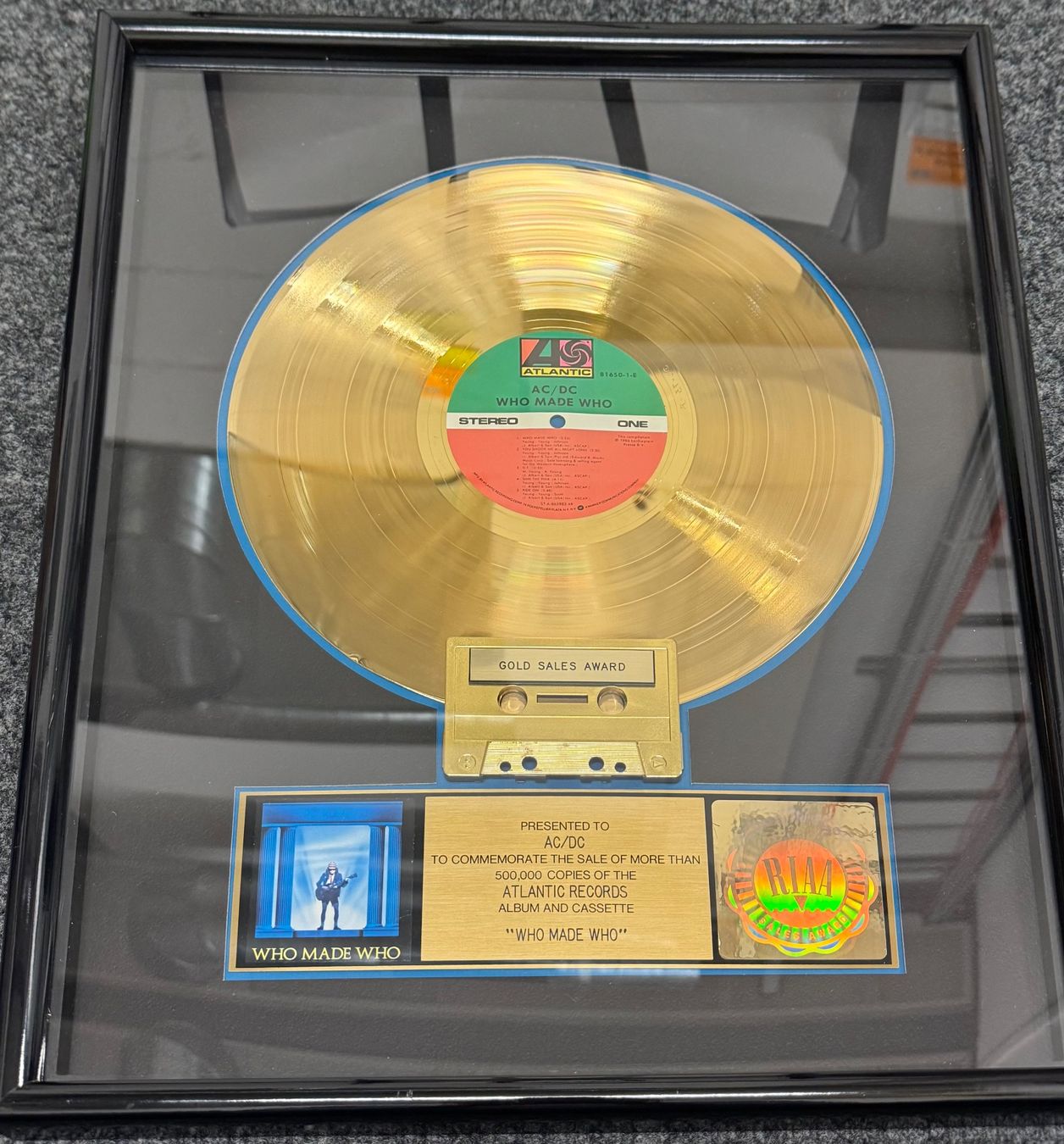 Cartes à collectionner: RIAA Award AC/DC, AC/DC – Neuf (Voir description) à Lausanne par Awards