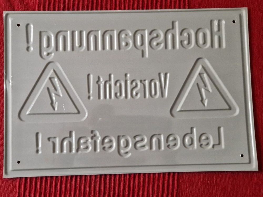 Warnschild „Hochspannung! Vorsicht Lebensgefahr!“ – Selbstklebend, 20 X 40 Cm, UV-beständig