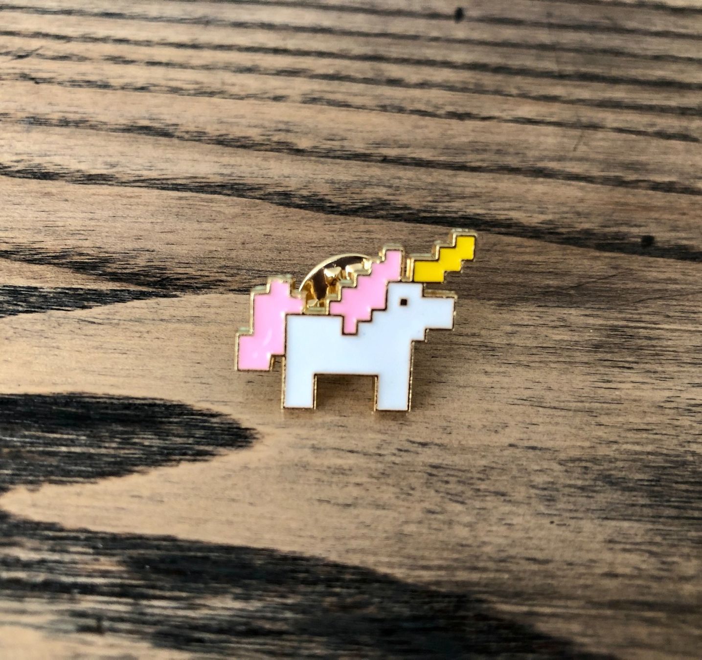 Placchette & Badge: Pin Anstecker Brosche Pixel Einhorn – Nuovo e nell'imballaggio originale da Berg am Irchel venduto da Zweiti_Chance