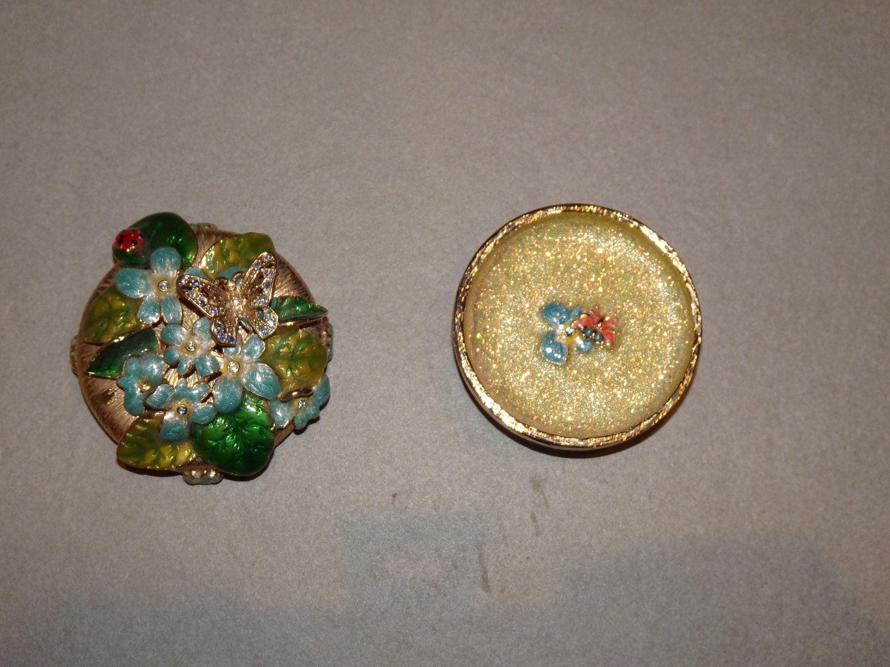 Tutte le decorazioni: Kirks Folly Dose – Usato da Bern venduto da Maronn 1