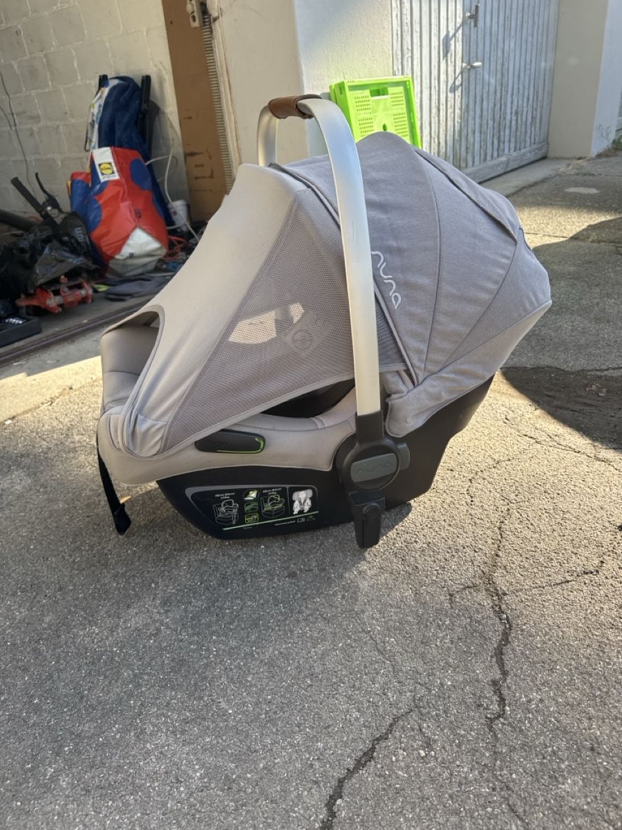 Nuna Seggiolini per auto: Maxi così Nuna mit isofix base grau – Usato da Stein am Rhein venduto da har_vj79 1