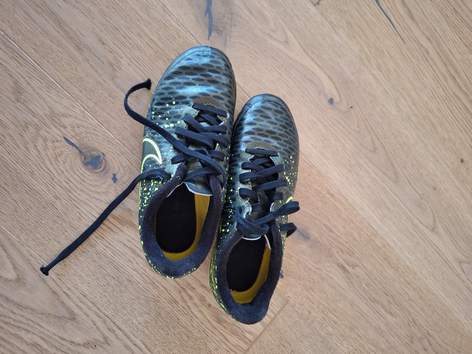 Nike Scarpe da uomo: Fussballschuhe Nike 33 – Usato da Oberwil b. Zug venduto da hei_2dh5