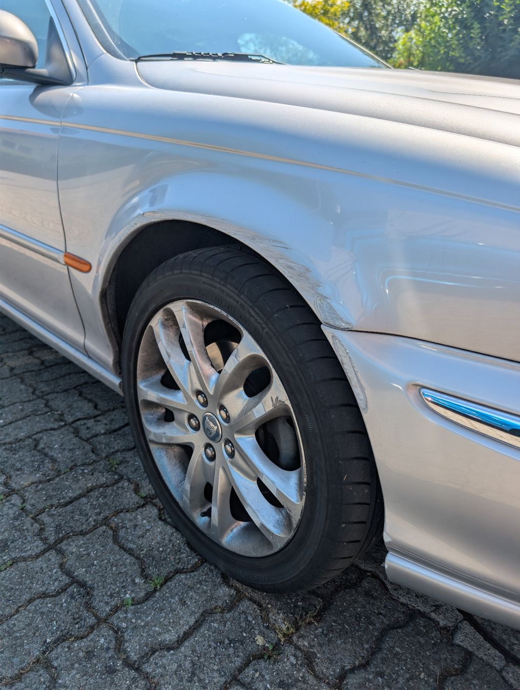 Jaguar Autos: Jaguar X-Type Silber Unfallfahrzeug – Defekt aus Hondrich von kab_6qyz 3