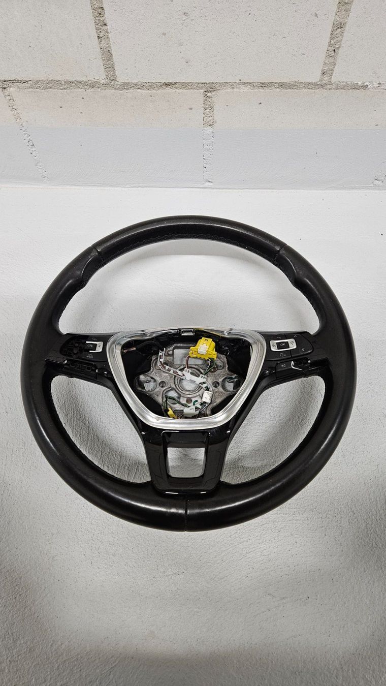 Volkswagen Toutes les pièces auto: VW T6 Multifunktions Lederlenkrad – D'occasion à Lotzwil par Hallo079 2