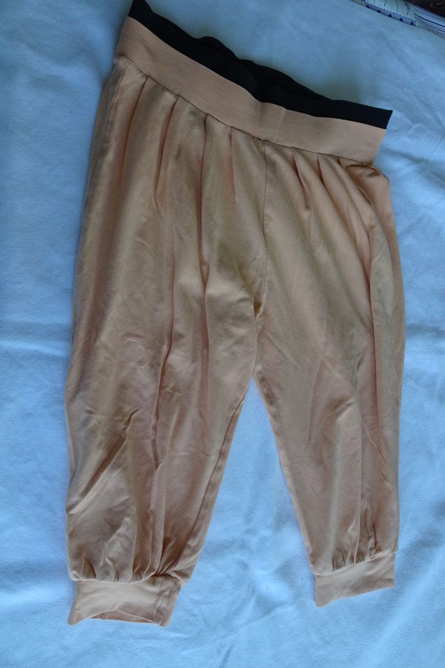Pantaloni: kurze Hosen lachsorange Gr. 152 – Usato da Strengelbach venduto da schmetterling20 4
