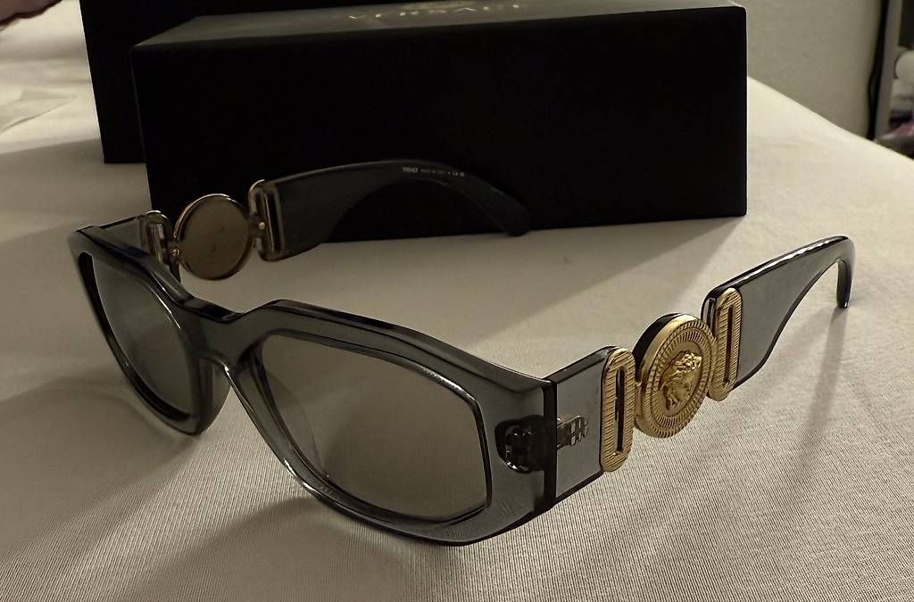 Versace Occhiali & Lenti: Versace Unisex Sonnenbrille ? Transparent Grey – Usato da Horgen venduto da Kleider4you 4