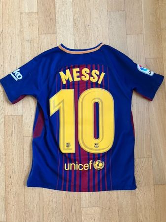 Retro 2017 FC Barcelona Trikot Messi Grösse S guter Zustand