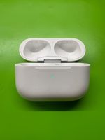 Apple AirPods Pro 1 charging case (A2190).