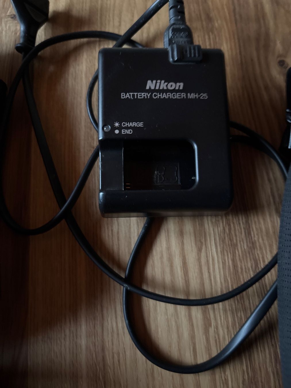 Nikon Fotocamera: Nikon D7100 Spiegelreflexkamera mit 2 Objektiven – Usato da Gerlafingen venduto da mar_8zpj 3