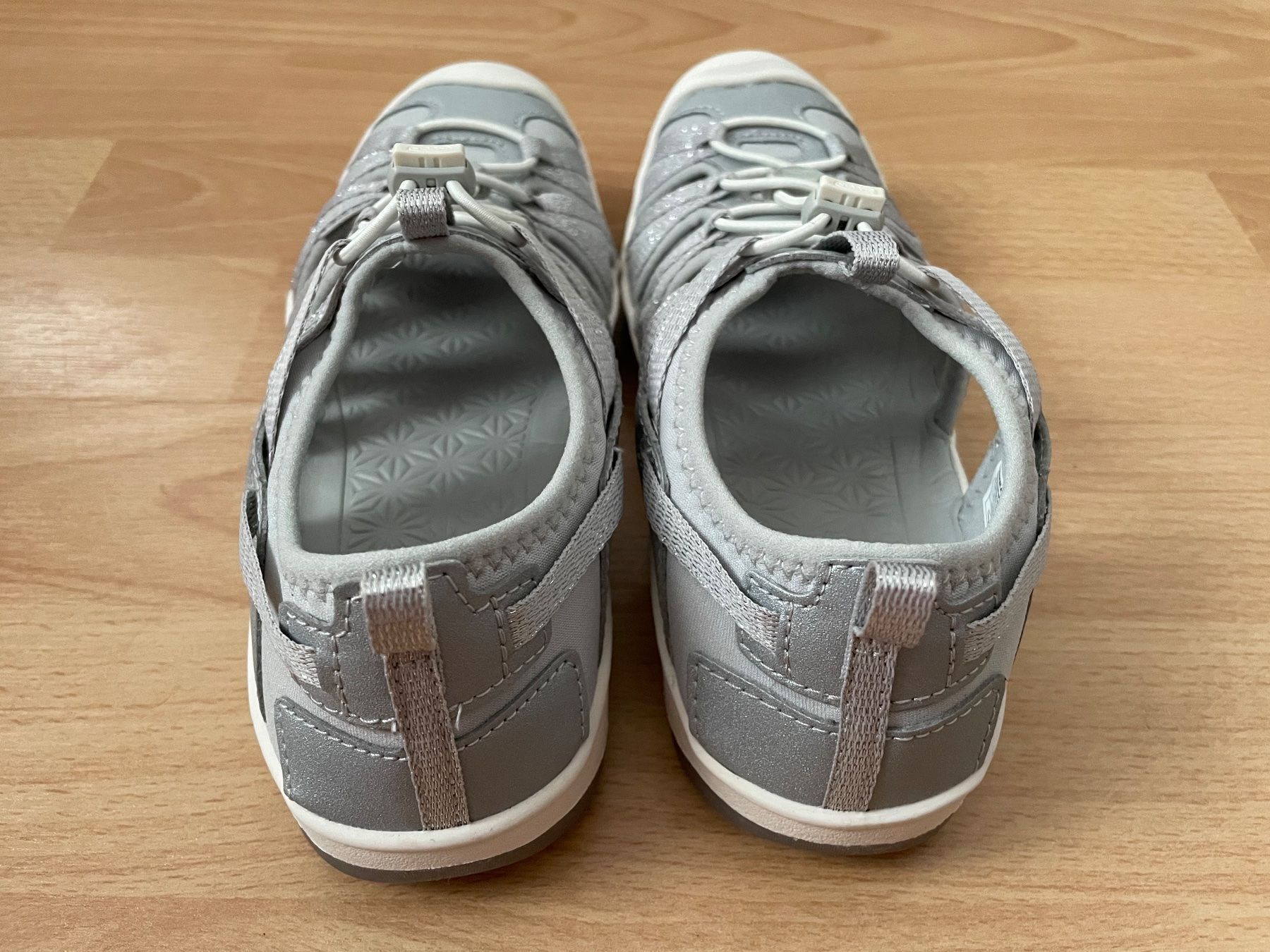 Keen Schuhe für Mädchen: Sandalen von Keen Gr. 35 NEU – Neu und originalverpackt aus Waltenschwil von hansnine 1