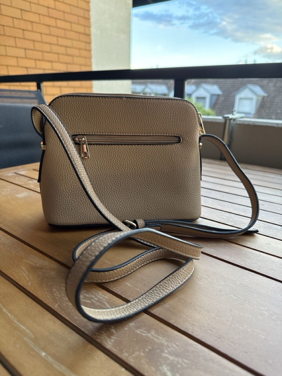 Borse da donna: Handtasche beige, selten gebraucht – Usato da Pfäffikon ZH venduto da Fruchtsaft 1
