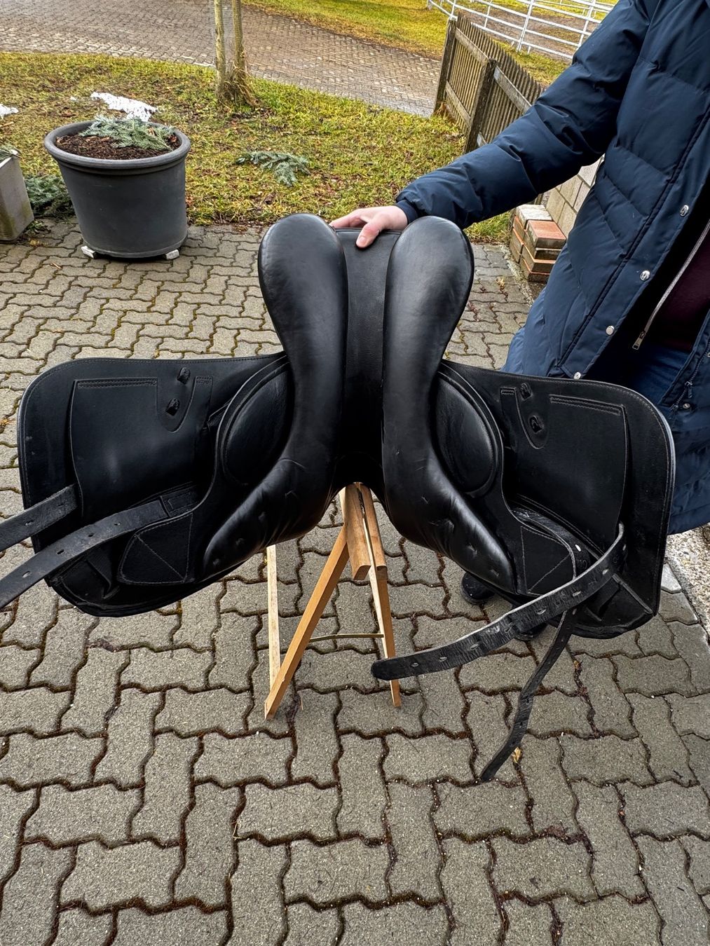 Sattel & Sattelzubehör: Schwarzer Dressursattel Prestige Monoblatt – Gebraucht aus Saland von Swiss_Lady95 6