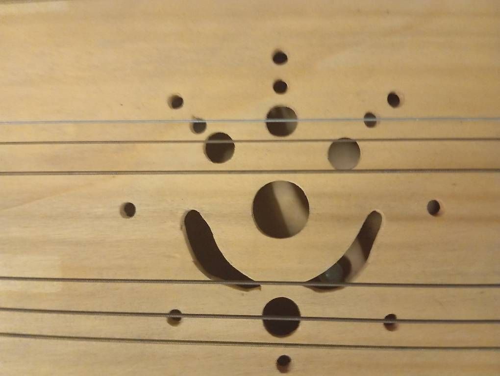 Strumenti musicali: Zither ähnliches Instrument – Usato da Basel venduto da Petergunn 2