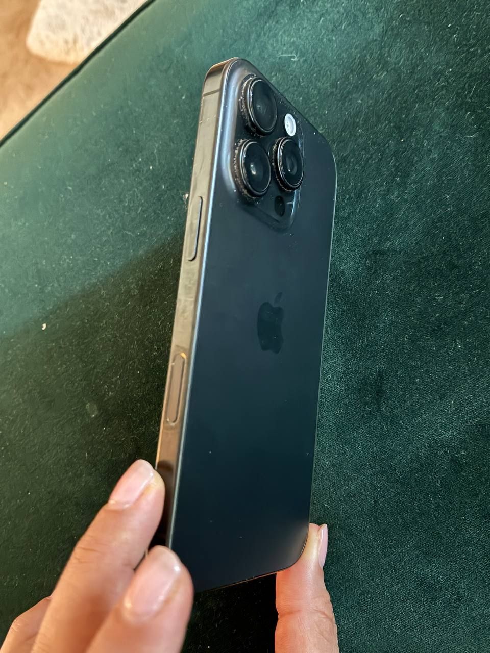 Apple Telefoni cellulari / Smartphones: iPhone 16 pro / 256 GB / Black Titanium – Usato da Zürich venduto da tal_9vpj 3