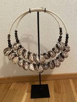 Collier de coquillages balinais