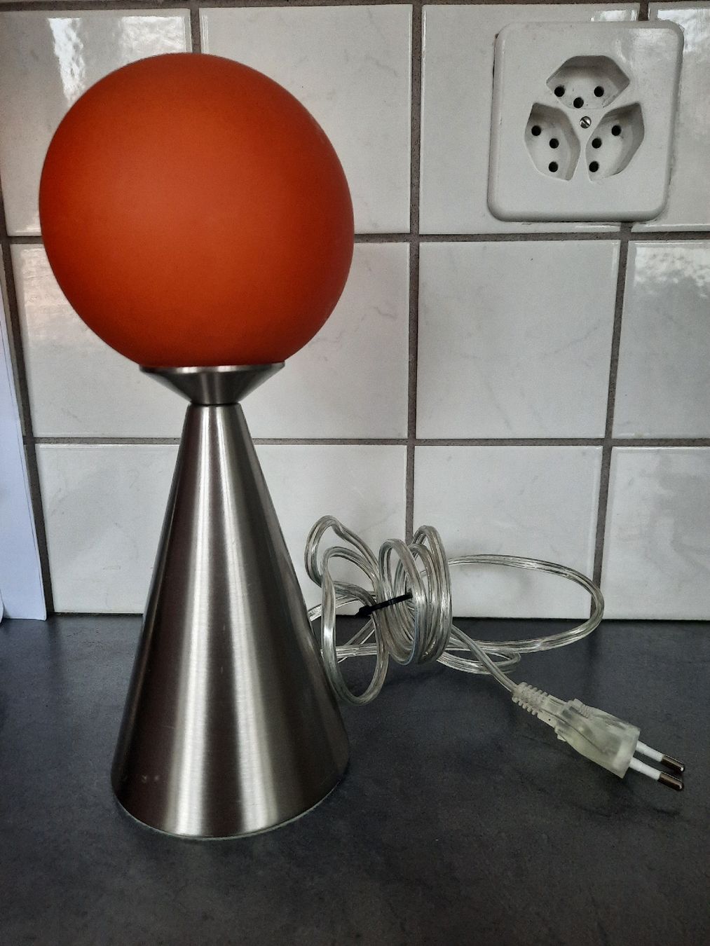 Lampade: LAMPE DE TABLE, DESIGN. Hauteur : 26 cm. – Usato da Le Locle venduto da marylise01