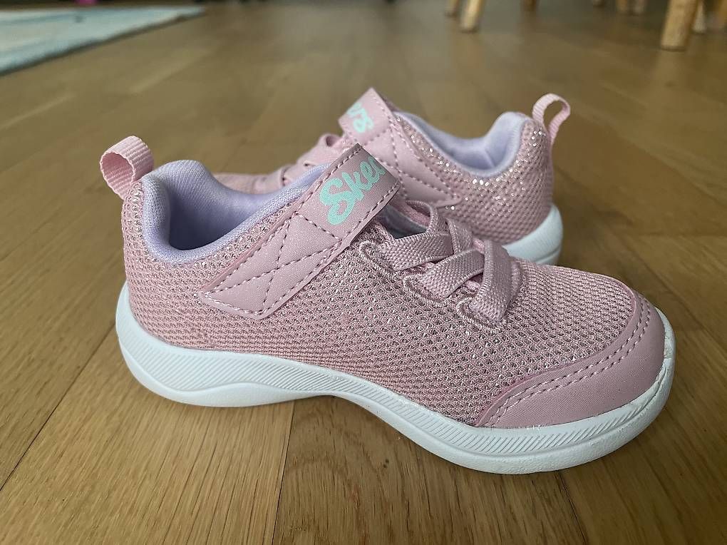 Scarpe per ragazze: Scarpe da ginnastica - Skechers - taglia 22 – Usato da Cugnasco venduto da lua_xv76 1