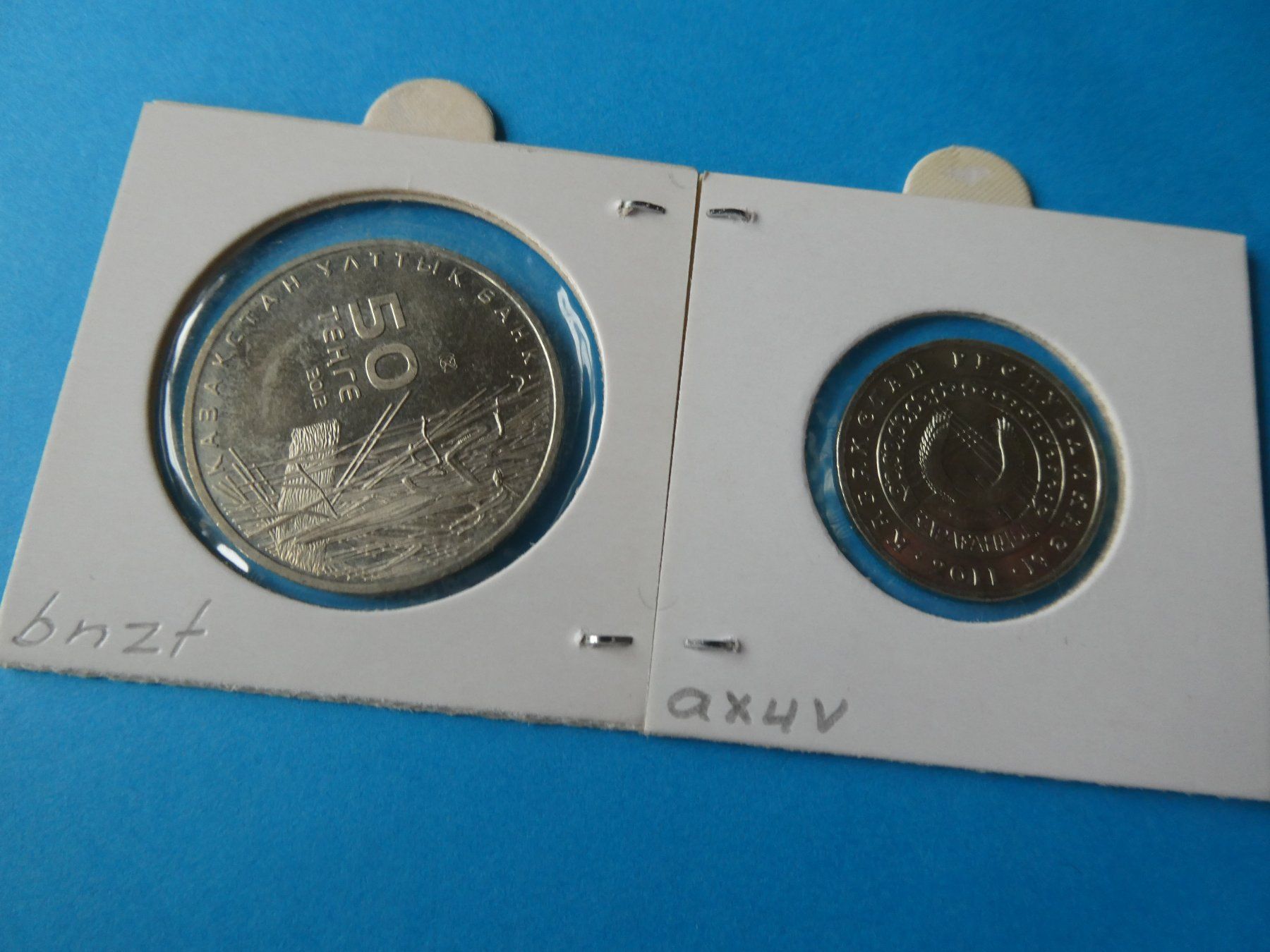 Tutti le monete: Kasachstan 2011-12, 2 alte Münzen  stgl. – Usato da Hinterforst venduto da Rohusri 1
