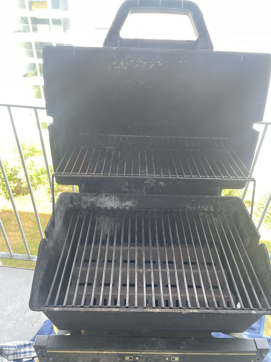 Grils: König Compact Pro Grill Gasgrill gebraucht – D'occasion à Oberglatt ZH par SamuJost 2