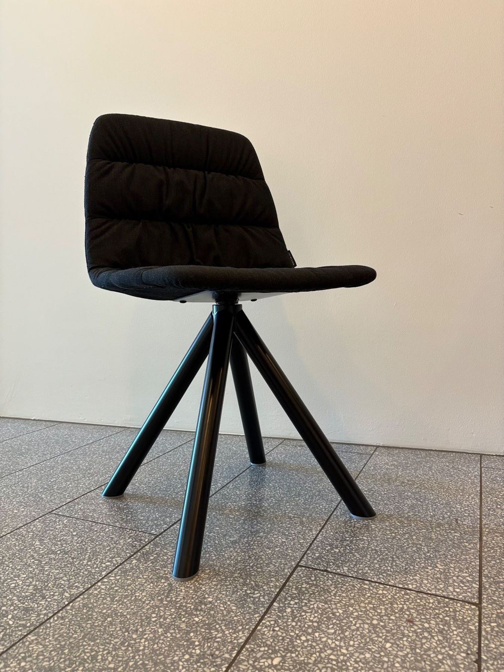 Stühle: 2 Design Drehstühle "Maarten" von Viccarbe – Gebraucht aus Zürich von Bda1 1
