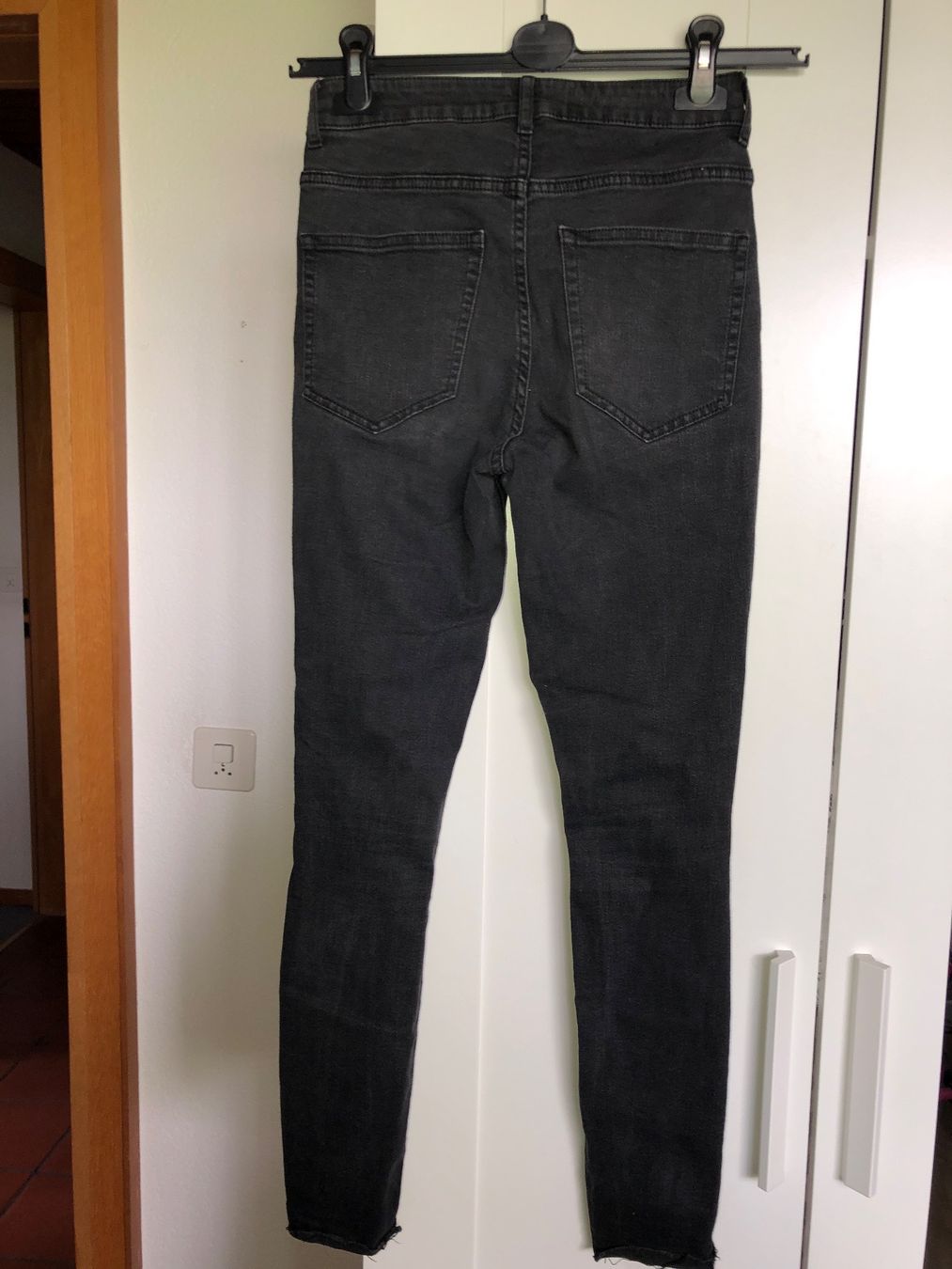 H&M Jeans: Jeggins von H&M Gr. 36 – Usato da Balsthal venduto da Katzenfan99 1