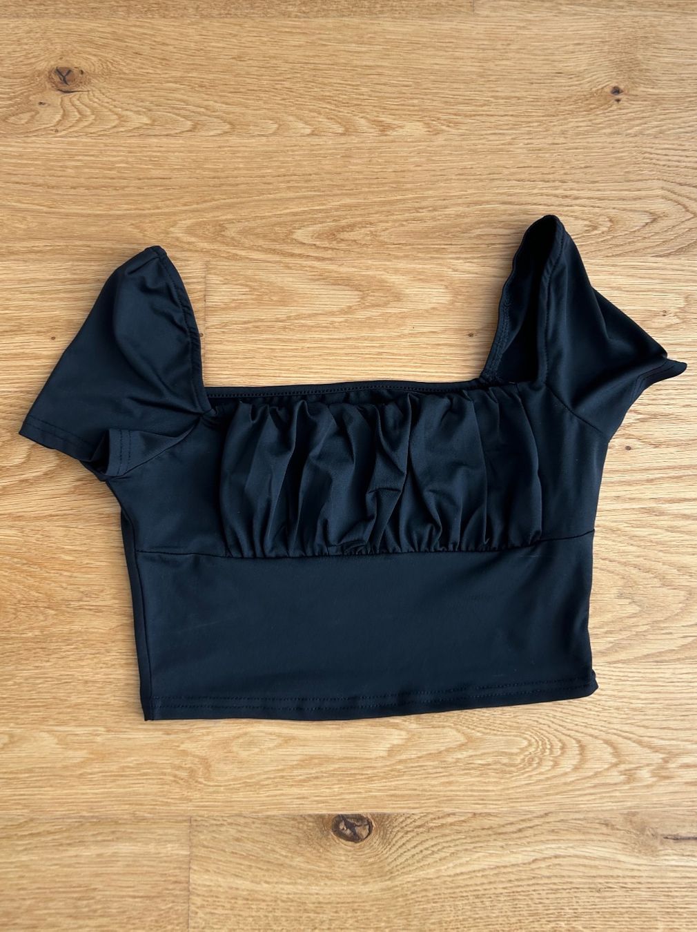 Shein Tops: Schwarzes Crop Top mit Carmen-Ausschnitt Grösse S – Neu (gemäss Beschreibung) aus Altenrhein von _6sbw