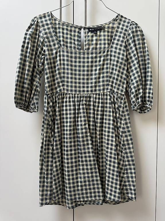 Kleider: Kleid von Motel in XS – Gebraucht aus Wettswil von mia_ql62