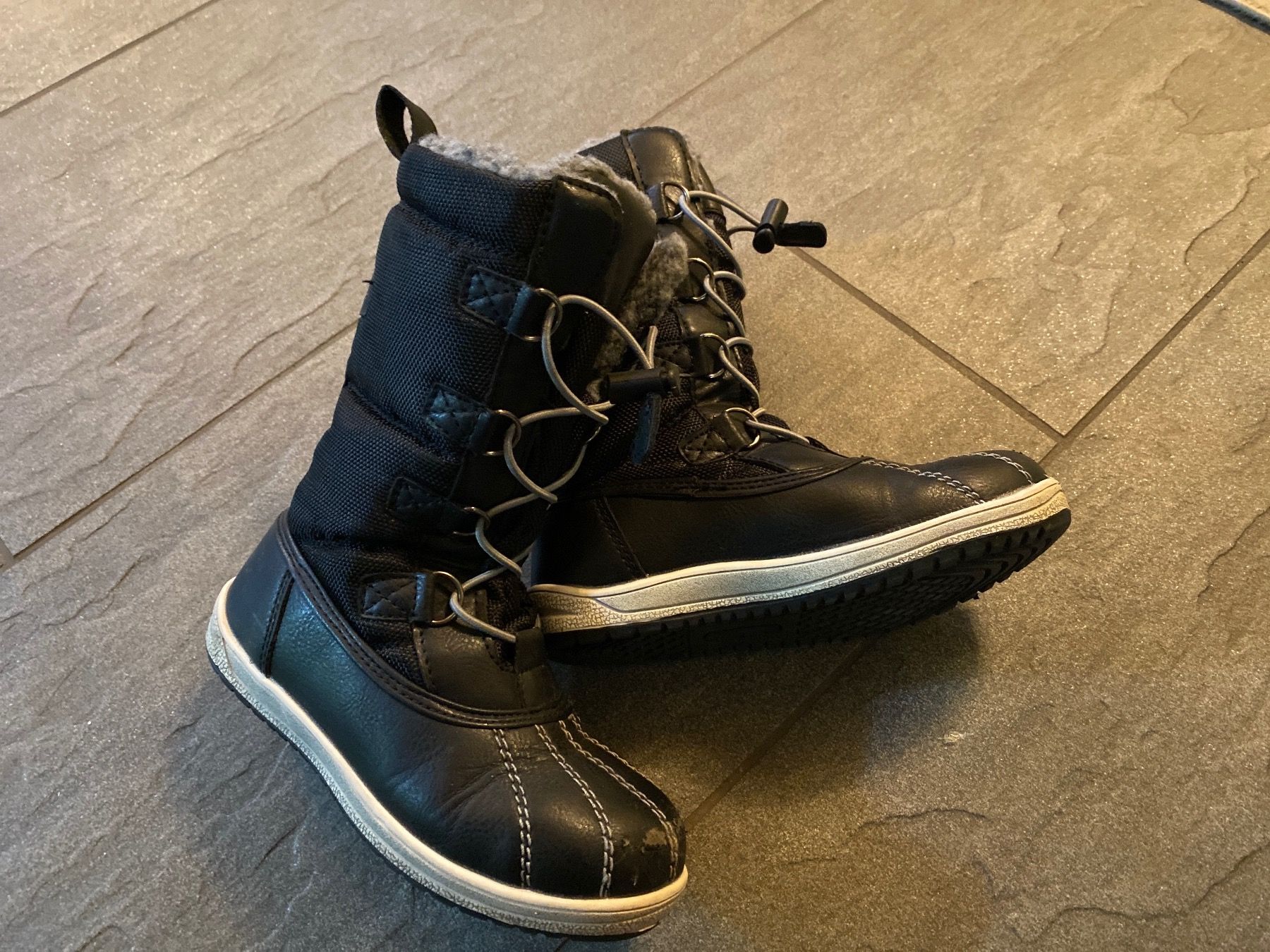 Scarpe per ragazzi: Winterstiefel Gr. 31 – Usato da Frauenkappelen venduto da leola1973