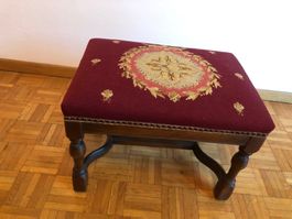 SGABELLO  ANNI 1960 RICAMATO  A MANO