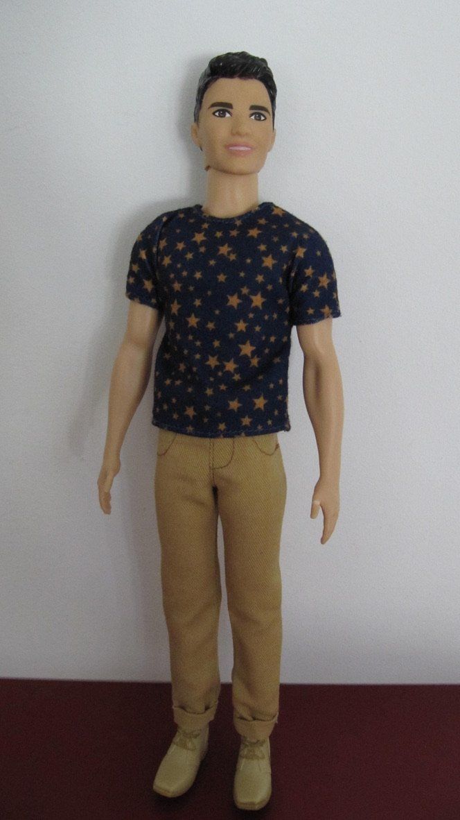Puppen: Puppe Ken mit Sternen Muster Shirt – Gebraucht aus Brunnen von Kiwiland1