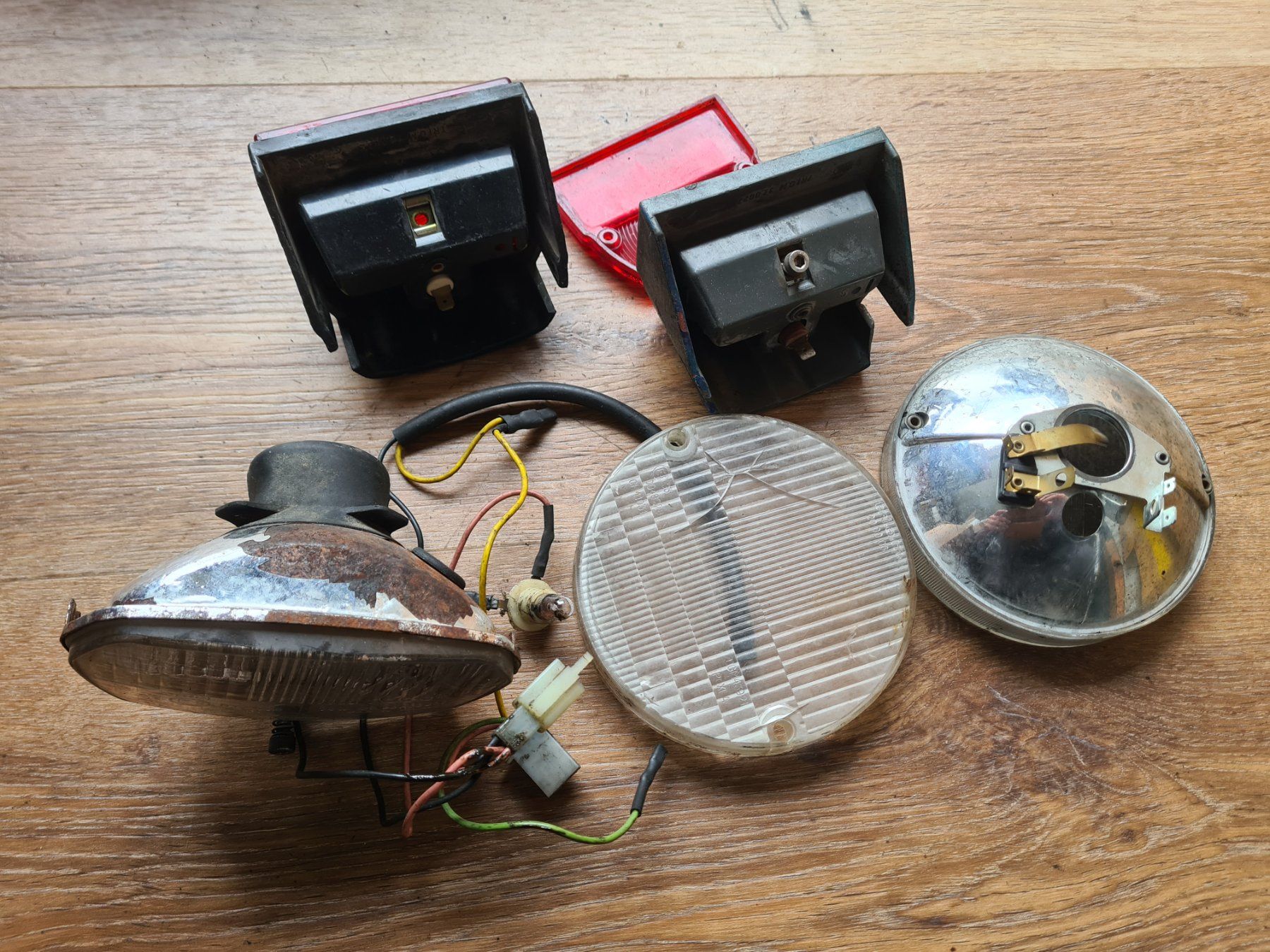 Piaggio Ciclomotori: Piaggio-Lampen Teile und Rucklichter..Original – Usato da frümsen venduto da Sailem 4