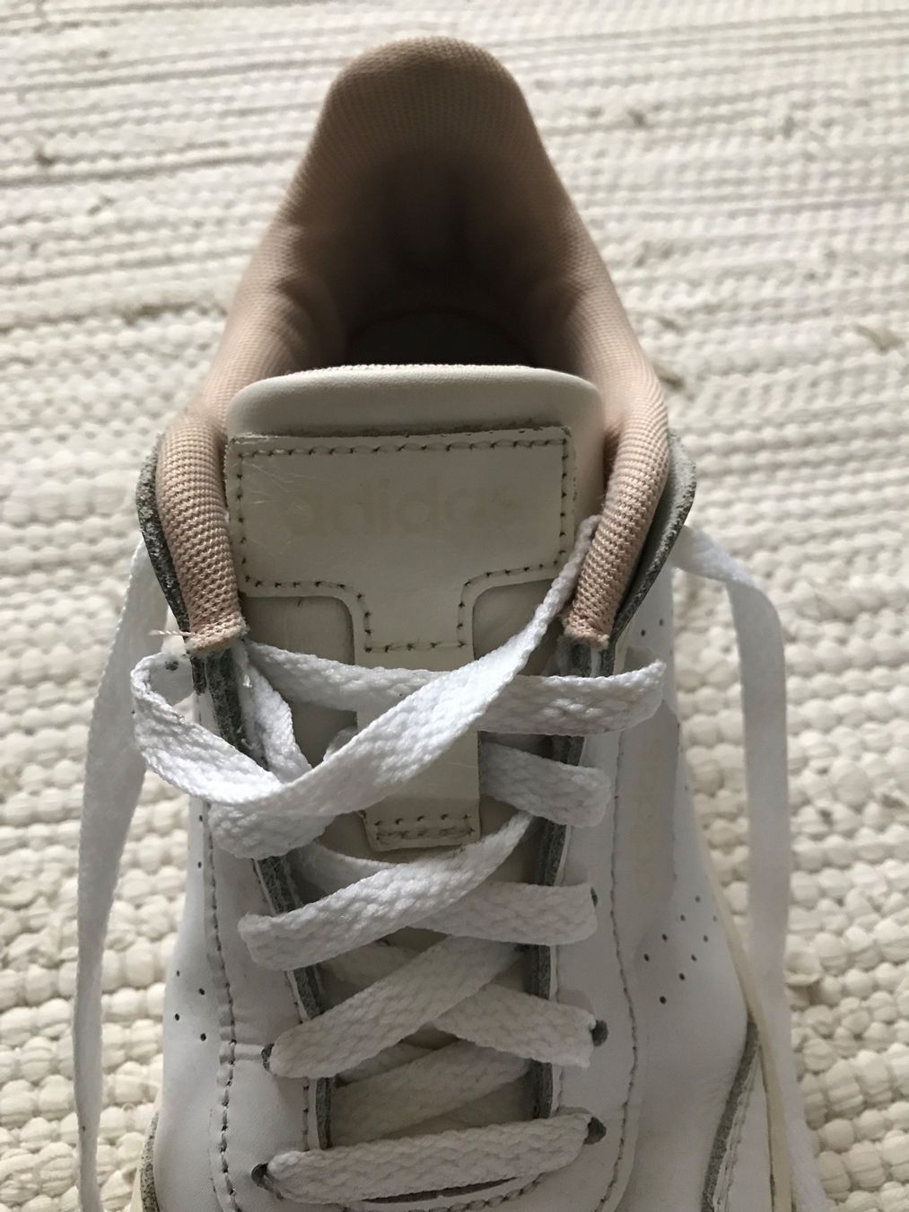 Adidas Scarpe da donna: Adidas Sneakers Leder Gr. 39 – Usato da Affoltern am Albis venduto da variablend 2