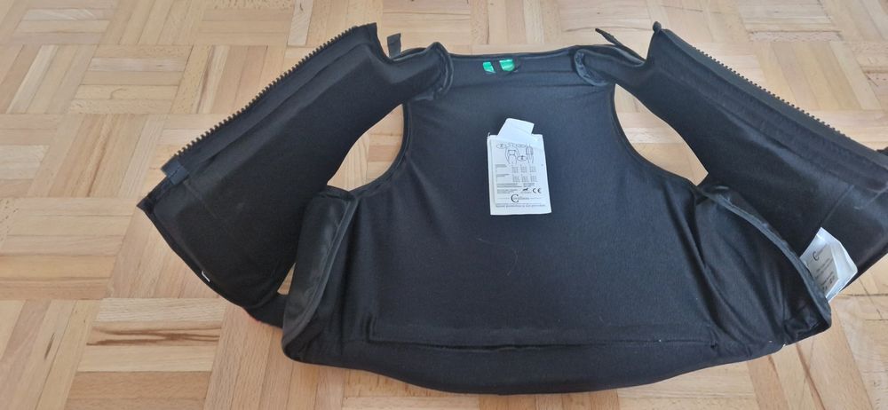 Protections: Kinder Reitweste – D'occasion à Bülach par KylesSellBuyRent 3