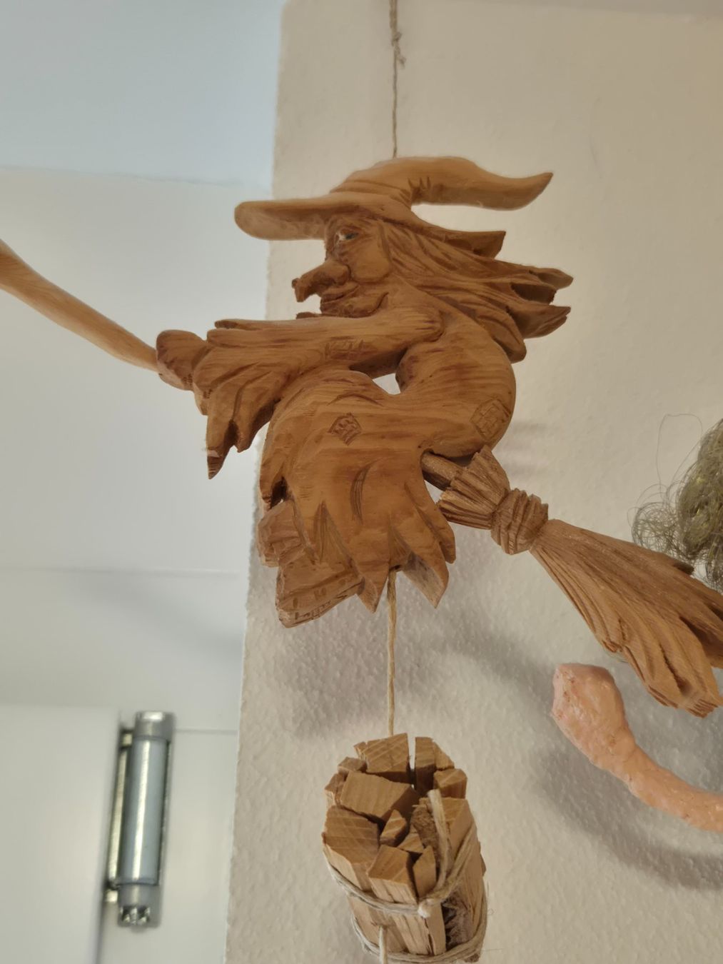 Alle Dekorationen: Hexen aus Holz geschnitzt CH Ware – Gebraucht aus Lalden von aneleh58