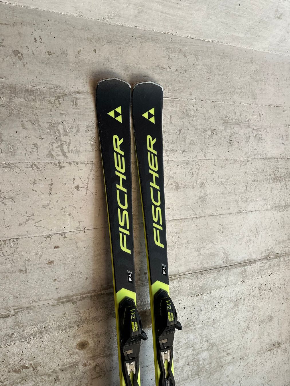 Fischer Skis: Fischer RC4 RCS Ski 175CM 2025 – Gebraucht aus Emmenbrücke von karkarkar 2