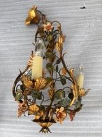 Wunderschöne Wandlampe aus Metall mit Blumenmuster Top!