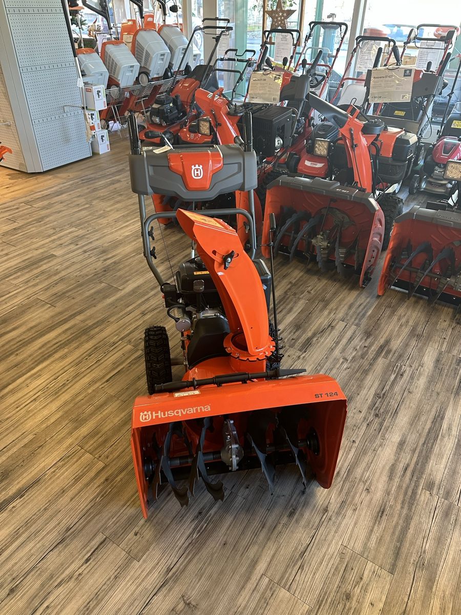Husqvarna Schneeräumung: Schneefräse Husqvarna ST 124 – Neu (gemäss Beschreibung) aus Malters von BachBrun 1