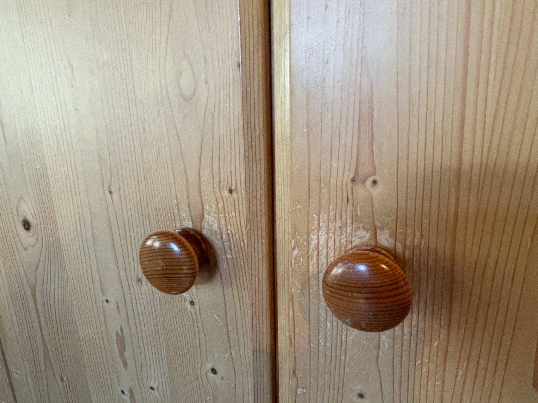 Armadi: Kleiderschrank aus Holz – Usato da Schmerikon venduto da die_8b8m 6