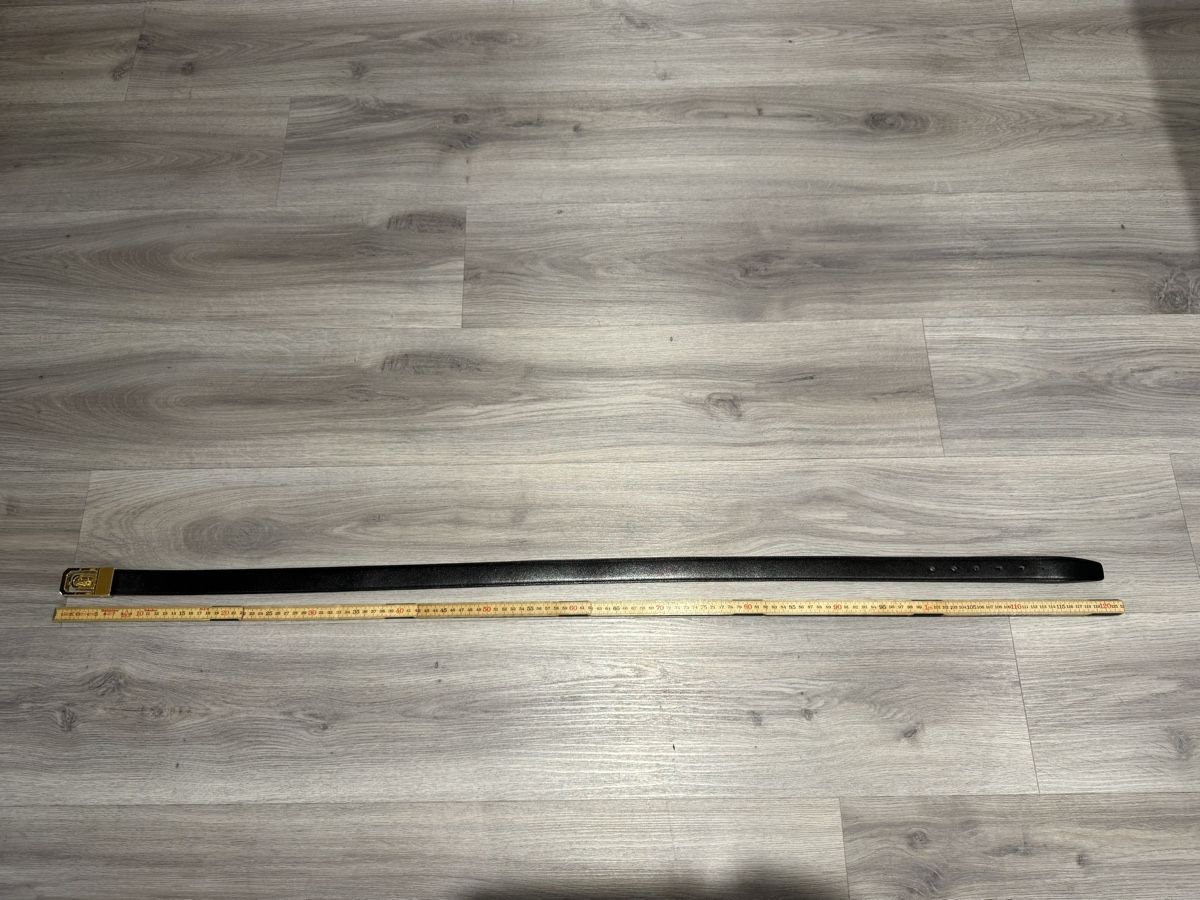 Cinture: Black Leather Belt with Gold Buckle, – Usato da Zürich venduto da andreamt