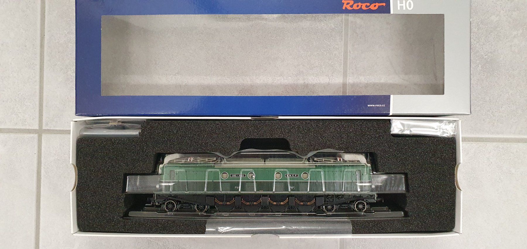 Roco Modellini di ferrovie: Roco 73480 SNCF 2D2  9122, mit Decoder ESU V5 – Nuovo e nell'imballaggio originale da Würenlos venduto da jub_nd5j