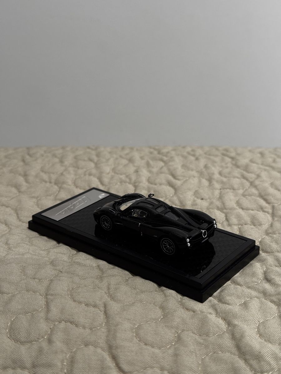 Modellini d'auto: LCD 1:64 Pagani Utopia (Carbon) – Nuovo (secondo la descrizione) da Eglisau venduto da Model300 3