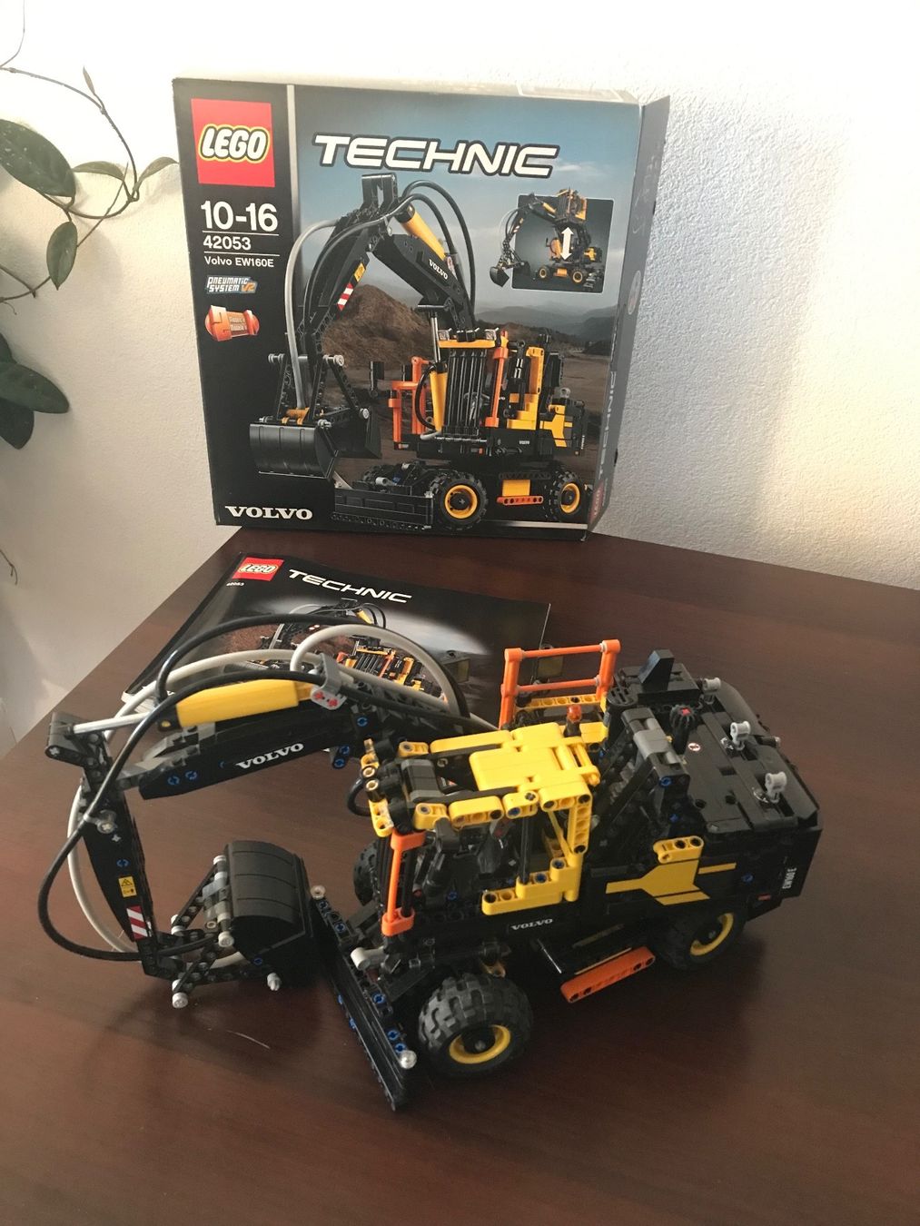 Lego Baukästen: Lego Technic 42053 Volvo EW160E – Gebraucht aus Châtel-St-Denis von  2