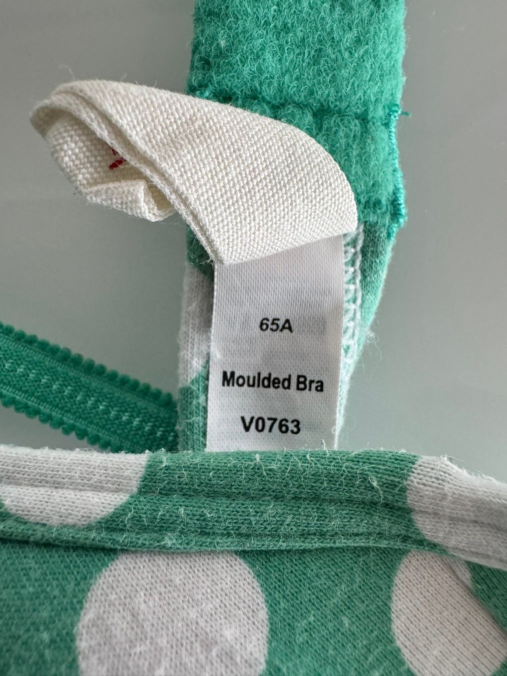 Esprit Unterwäsche: Esprit Mädchen BH, Grösse 65A, Grün/Weiss gepunktet Top! – Gebraucht aus Uhwiesen von mic_kd6g 2