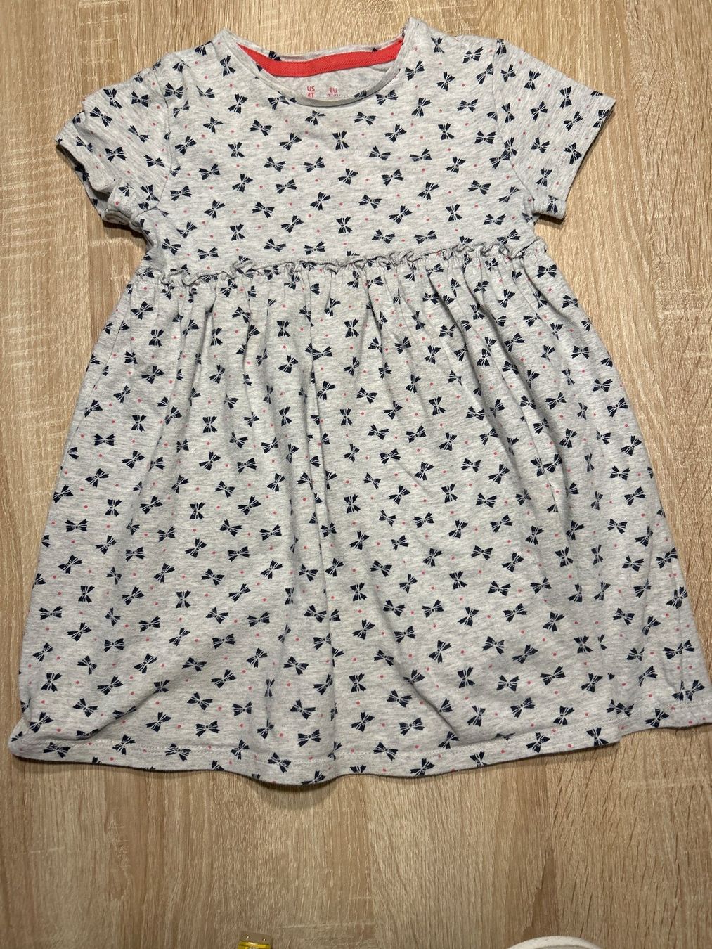 Vestiti & Gonne: Kleid grau mit Muster von Super Star Gr. 104 – Usato da Brunnen venduto da Nala2929 1