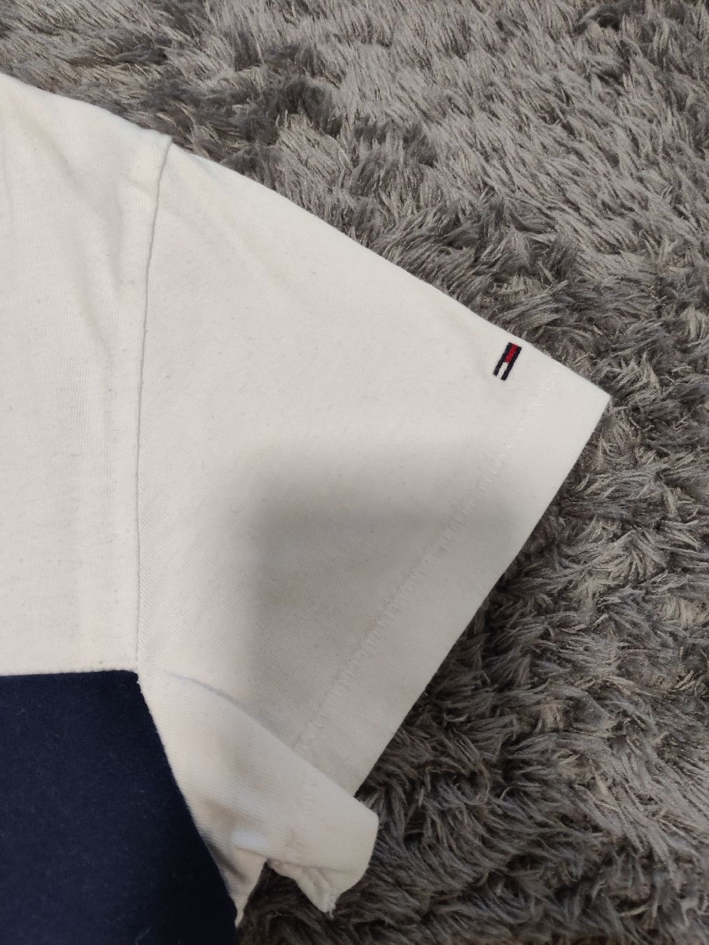 Tommy Hilfiger T-Shirts: Tommy Hilfiger T-Shirt – Gebraucht aus Pieterlen von Saemelili 3