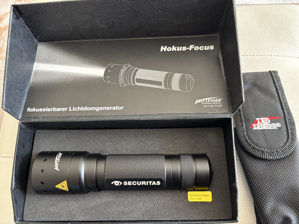 Ledlenser Lampade: Lampe torche LED Lenser, état neuf, idéal! – Nuovo (secondo la descrizione) da Villeneuve VD venduto da Alakazam