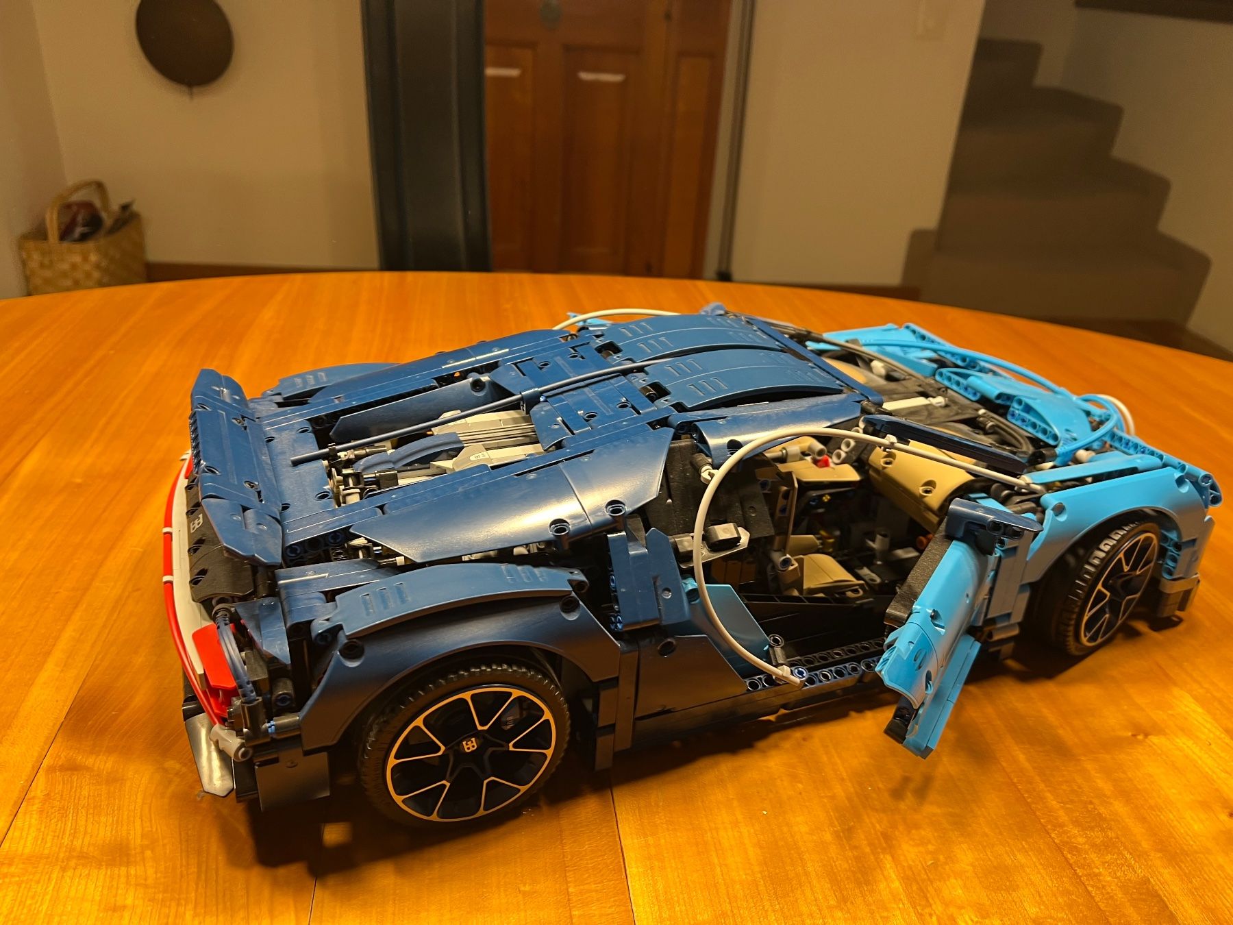 Lego Spielzeuge: Lego Technic Bugatti-Chirion / Model-Nr: 42083 – Neu (gemäss Beschreibung) aus Thalwil von andrebrem 6