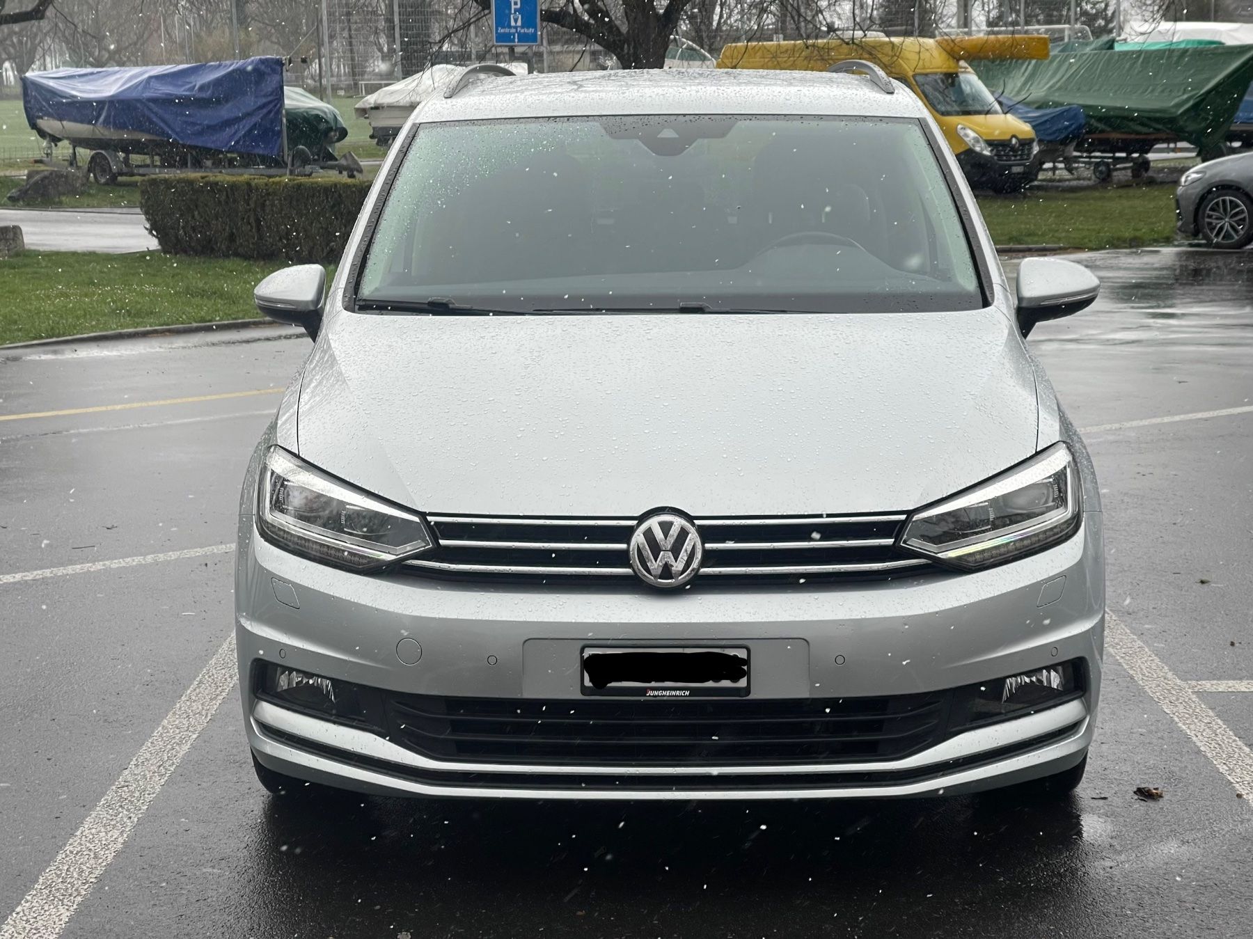 VW Autos: VW Touran 2.0 TDI DSG Comfortline – 2019 – Hellgrau Met. – Gebraucht aus Thun von Strangedog 4