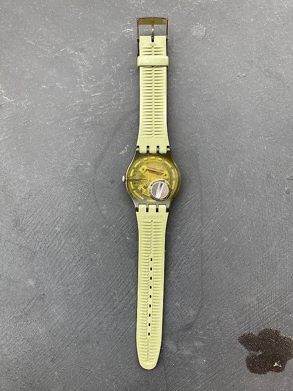 Orologi: Montre Swatch vert militaire – Usato da Vevey venduto da yvanschulz 1