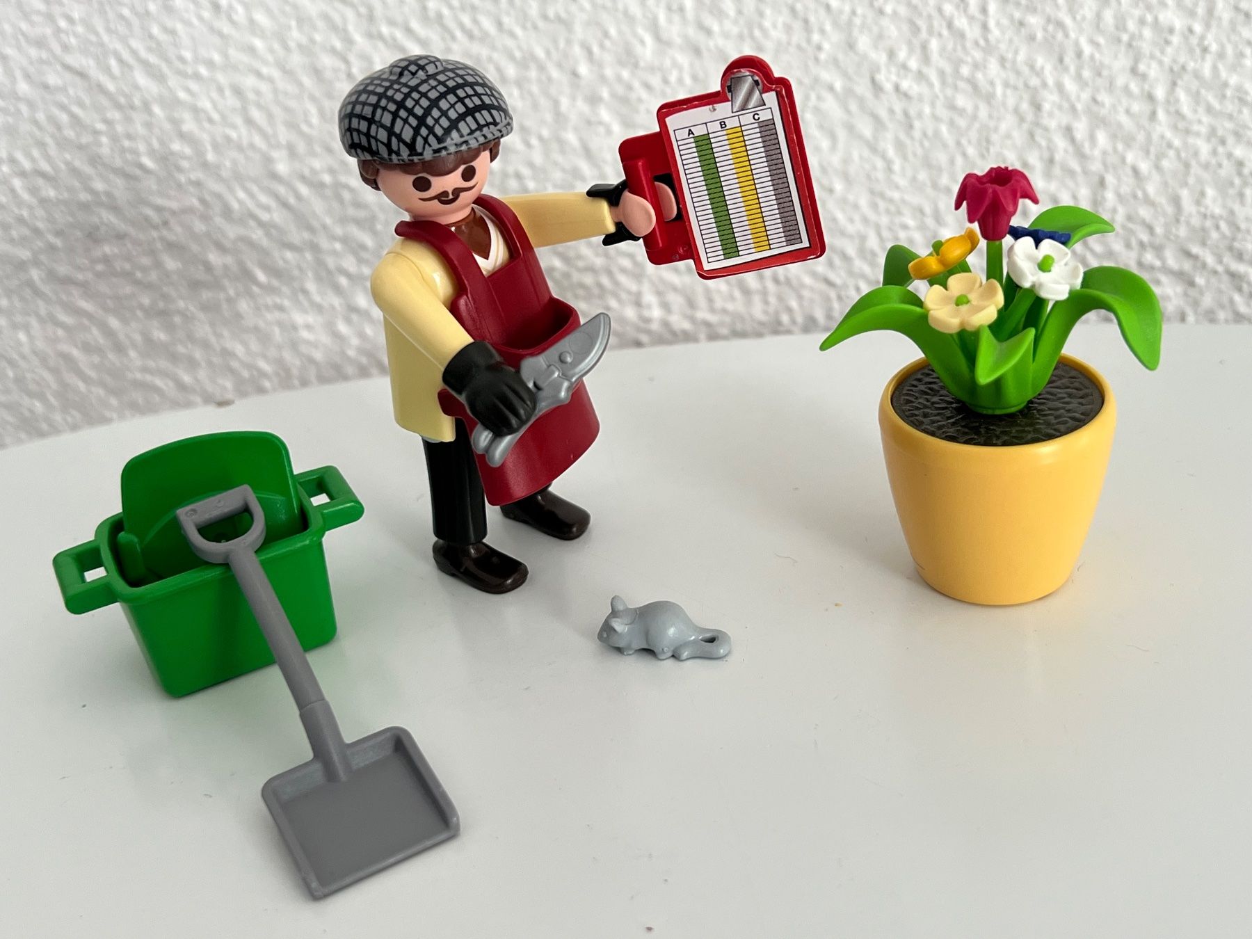 Playmobil Spielzeuge: Playmobil Gärtner mit Werkzeug und Zubehör – Gebraucht aus Brunnen von Dirza78 1